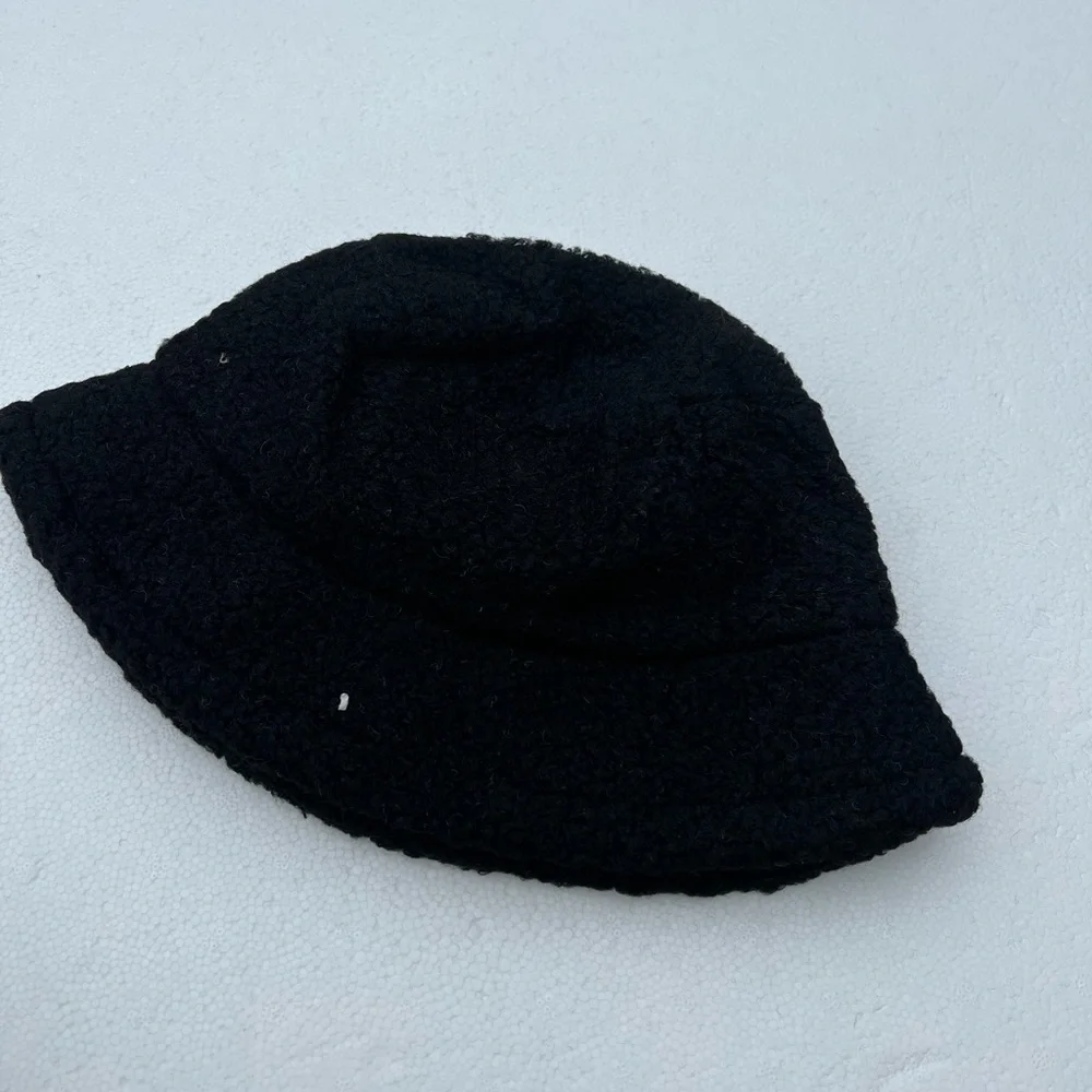 Daisy Flower Fuzzy Felt Like Black Bucket Hat NEW Deadstock